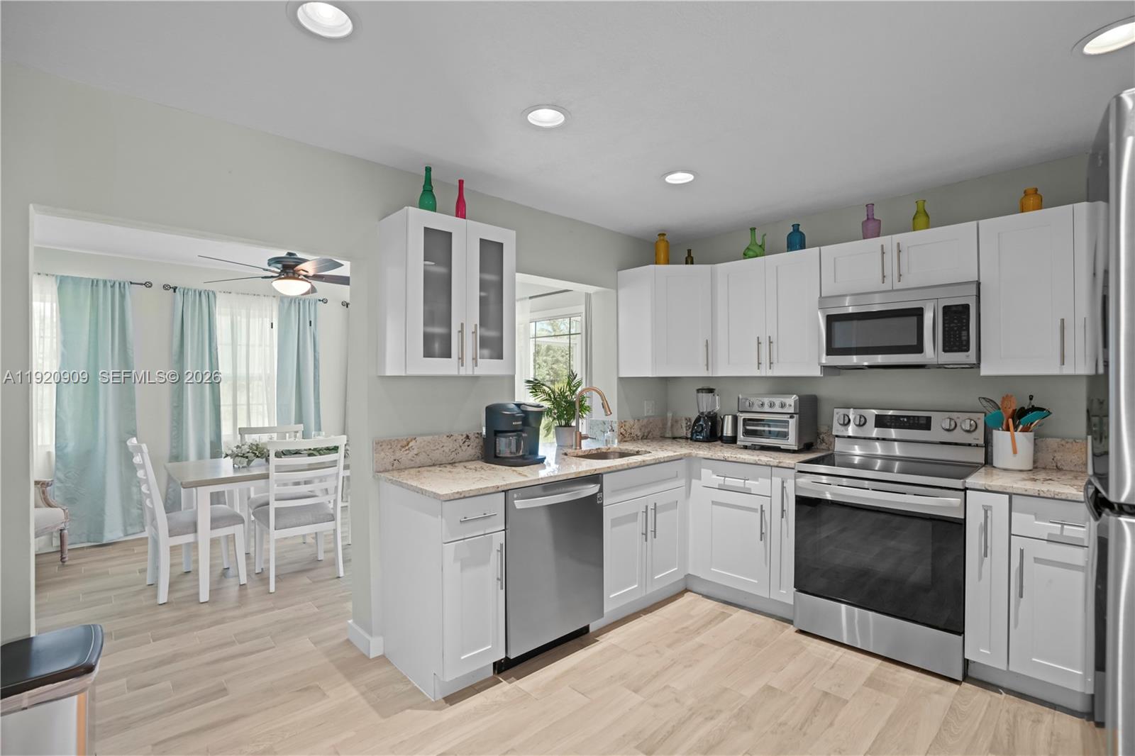 142 NW 10th Court gallery image #12