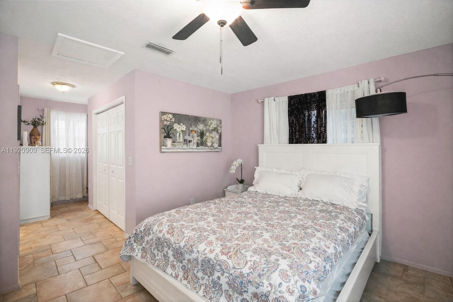 142 NW 10th Court gallery image #19