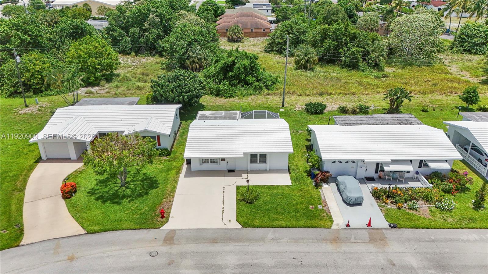 142 NW 10th Court gallery image #31