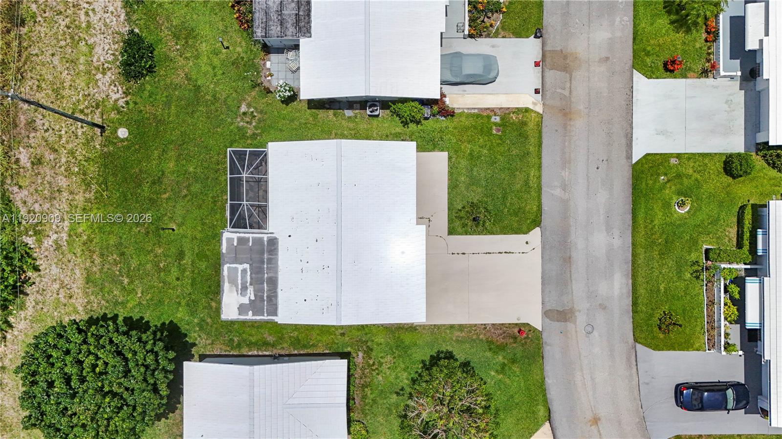 142 NW 10th Court gallery image #32