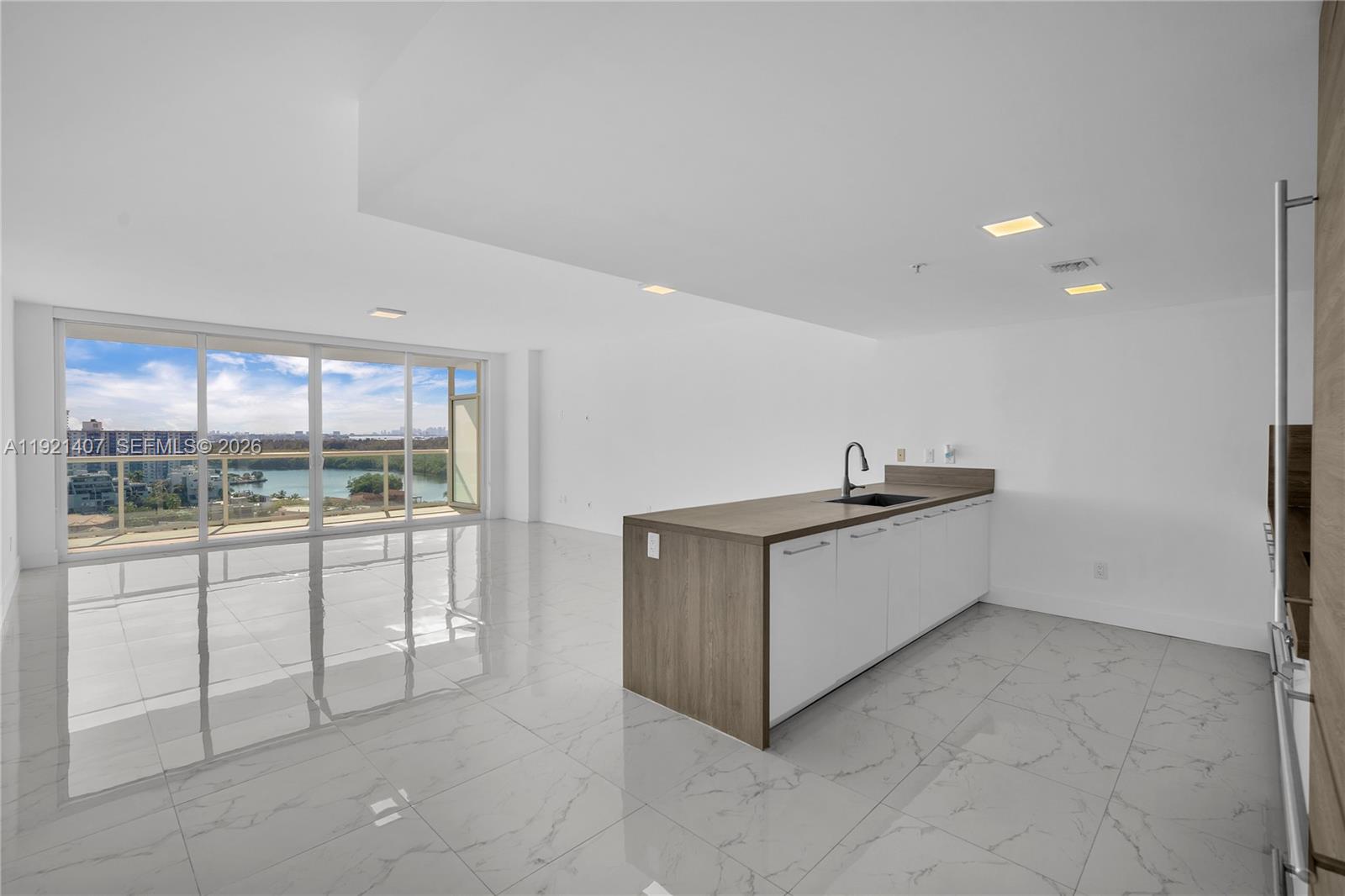400 Sunny Isles Boulevard