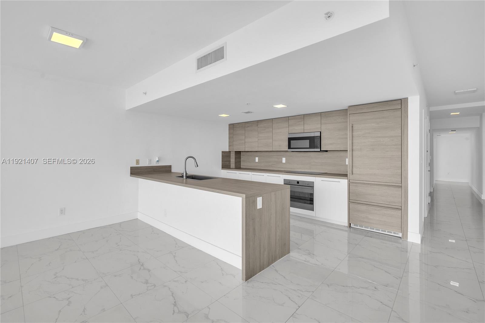 400 Sunny Isles Boulevard