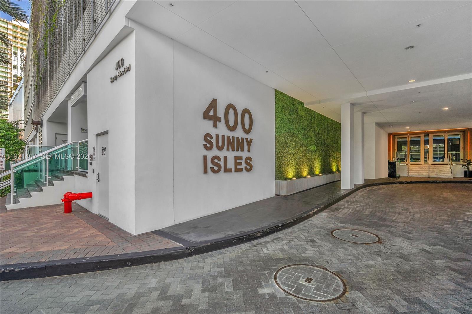 400 Sunny Isles Boulevard