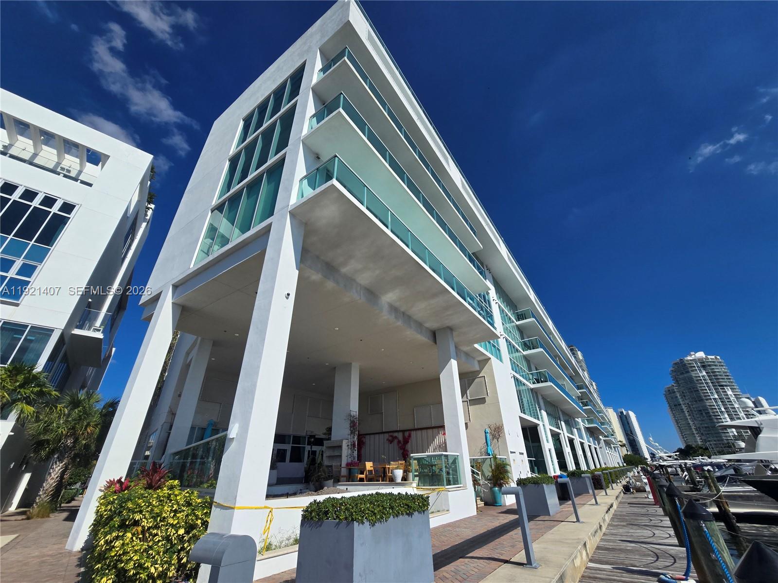 400 Sunny Isles Boulevard