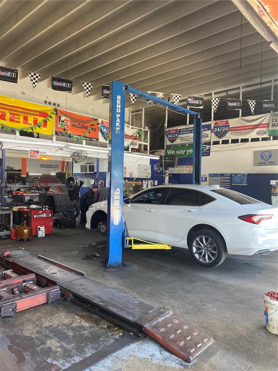2300 NW 17th Street