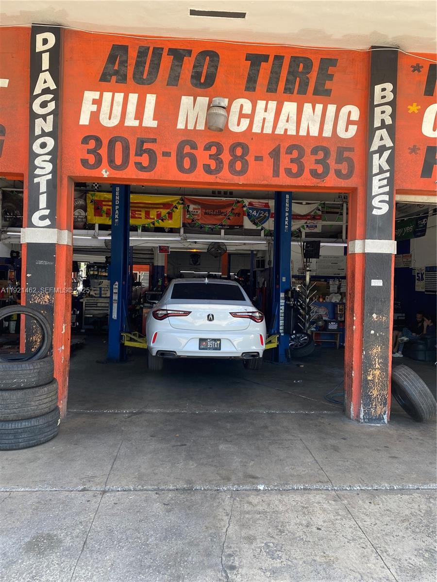 2300 NW 17th Street
