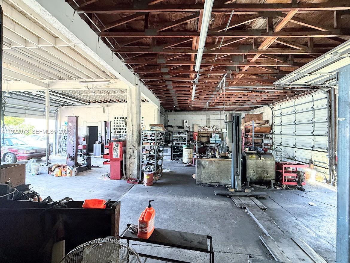 11851 W Dixie Highway