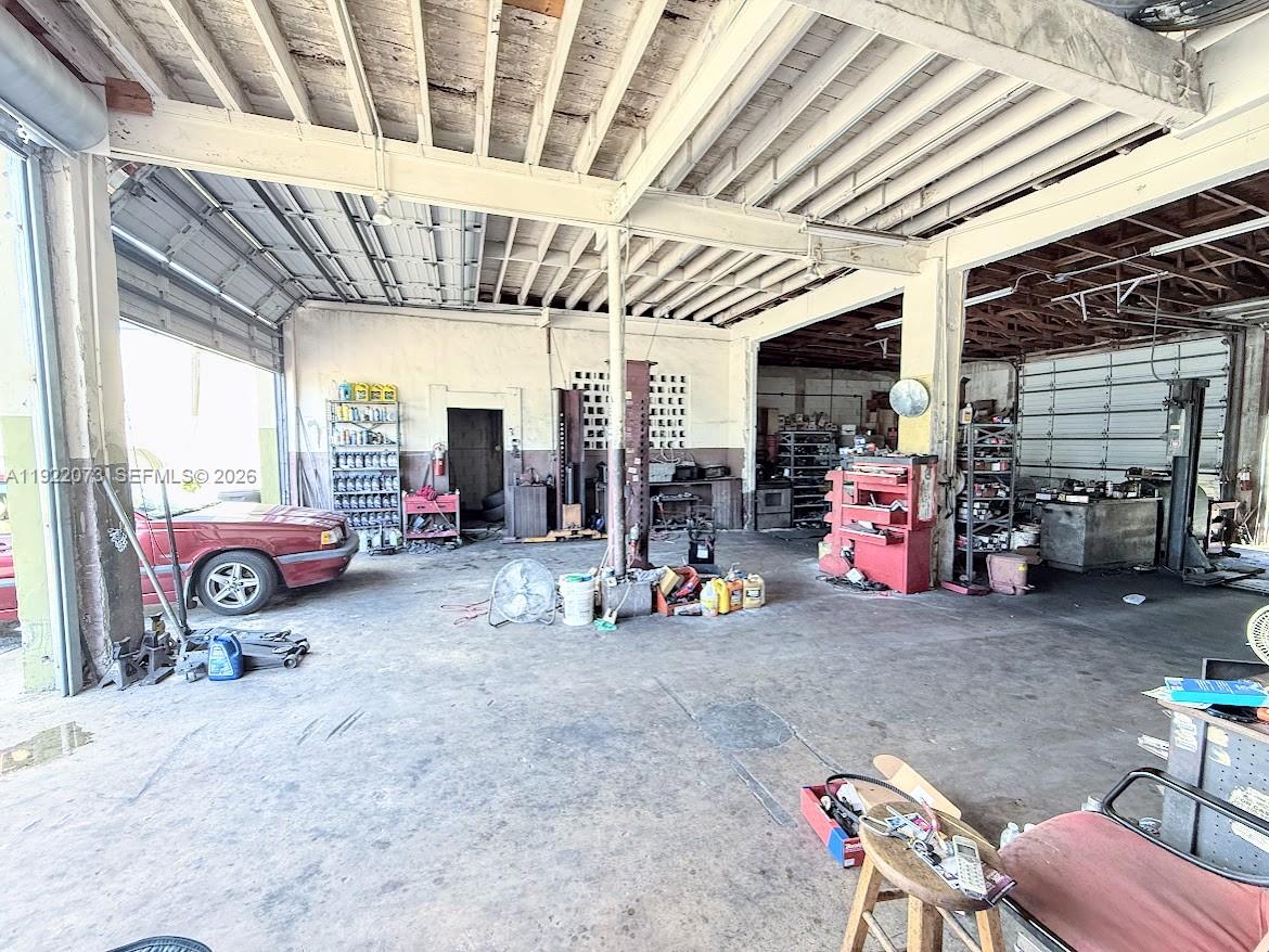 11851 W Dixie Highway