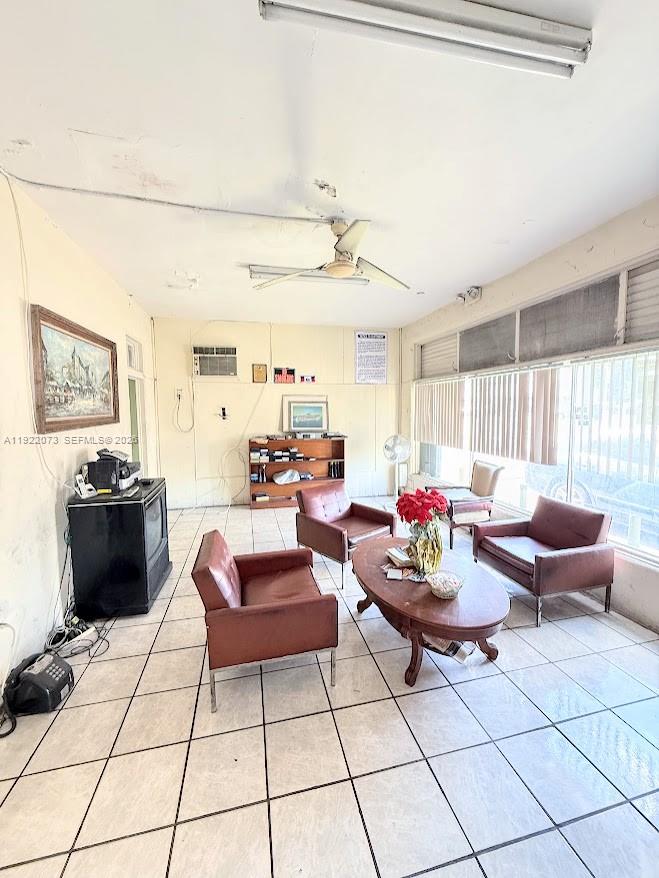 11851 W Dixie Highway