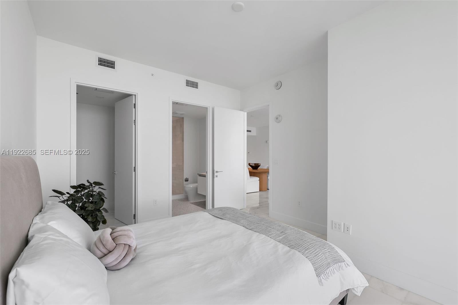 700 NE 26 Terrace