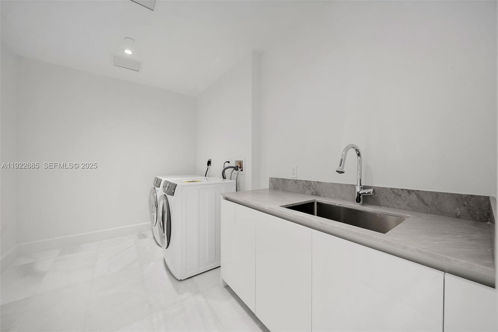 700 NE 26 Terrace