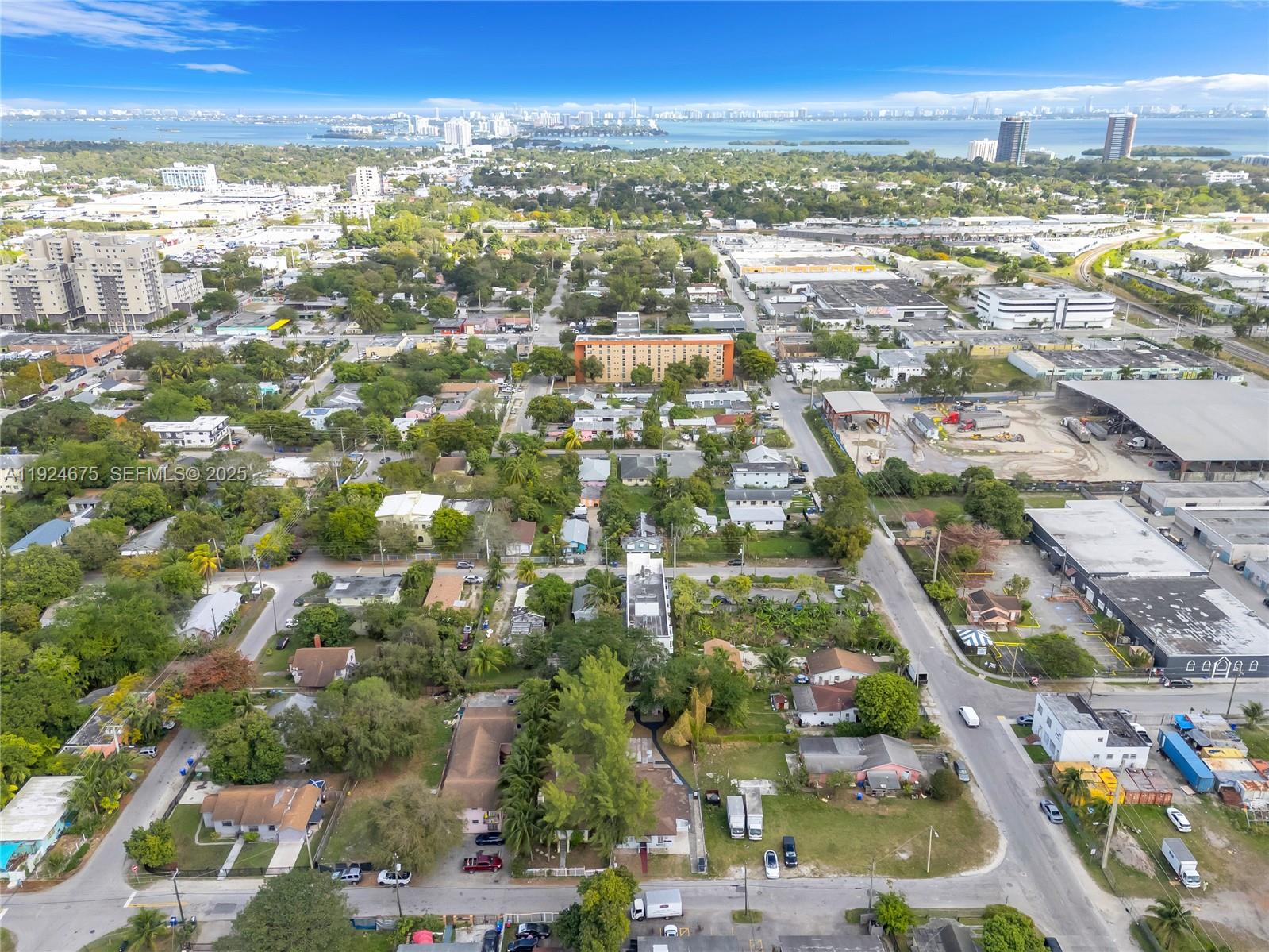 7525 NE Miami Court
