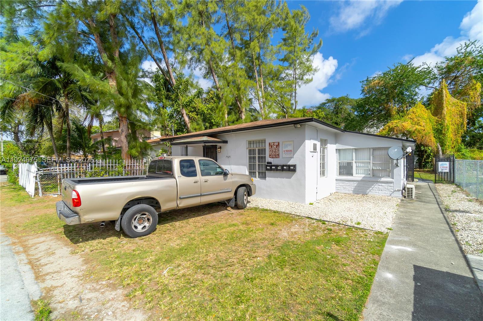 7525 NE Miami Court
