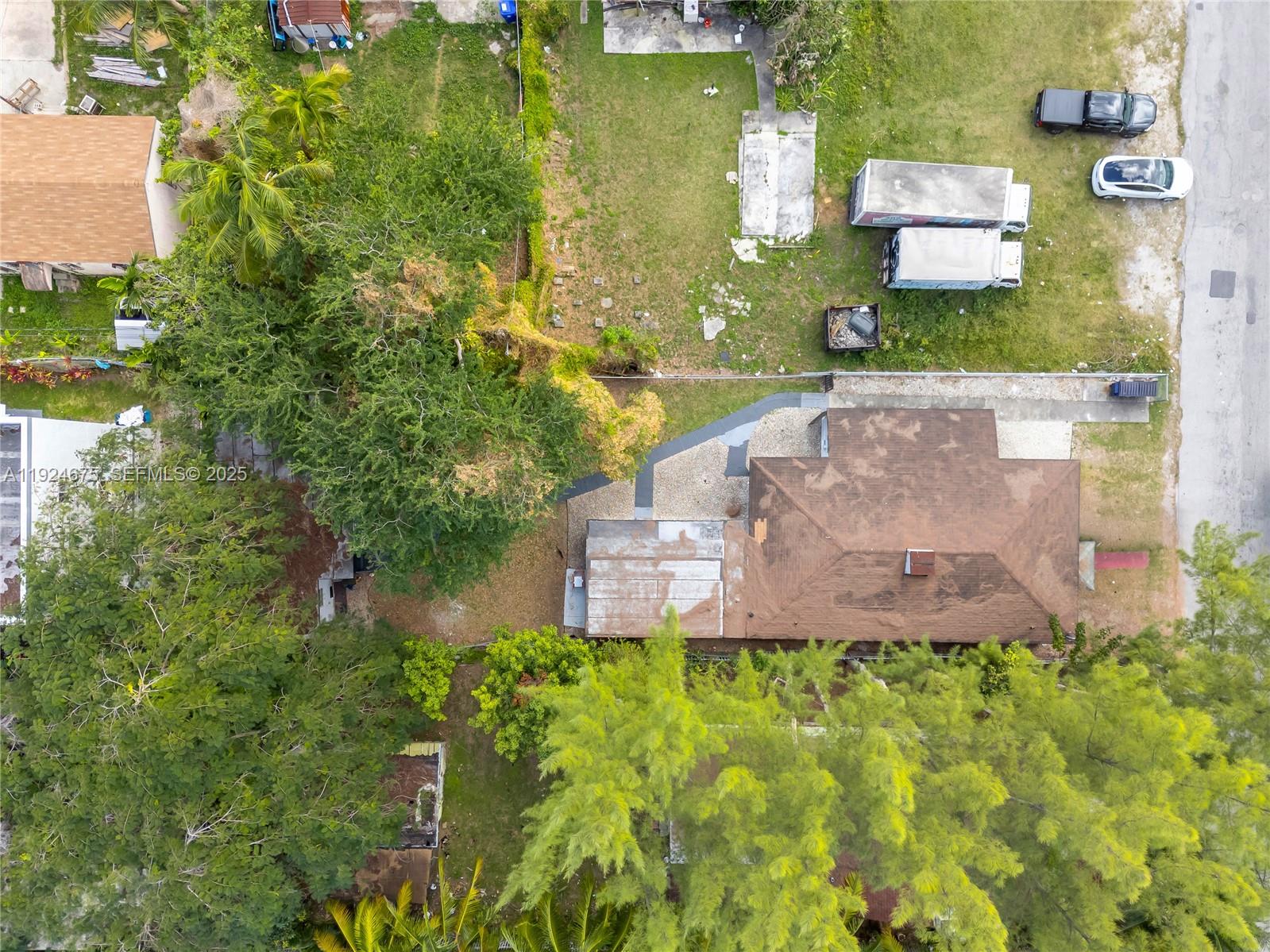 7525 NE Miami Court