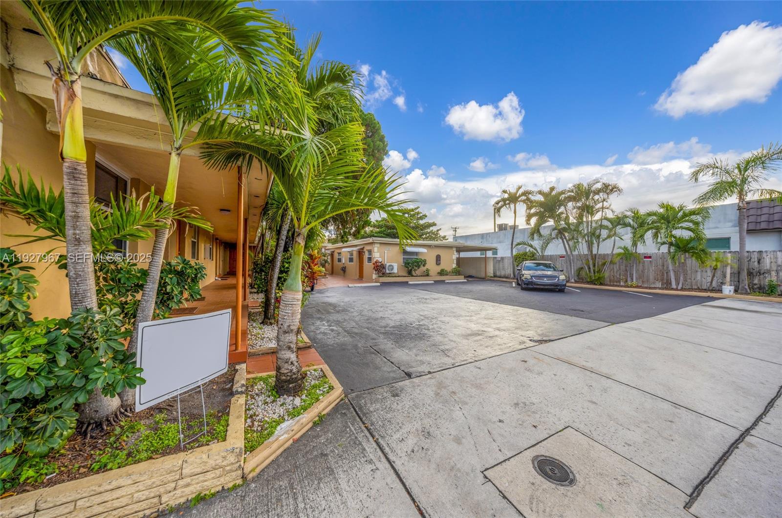 6124 Pembroke Road