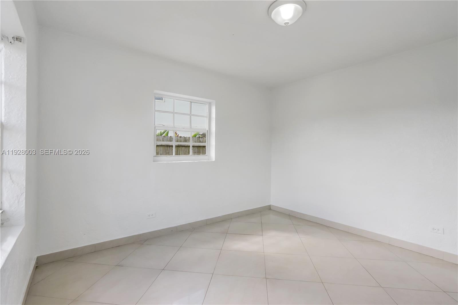 1540 E 8th Court