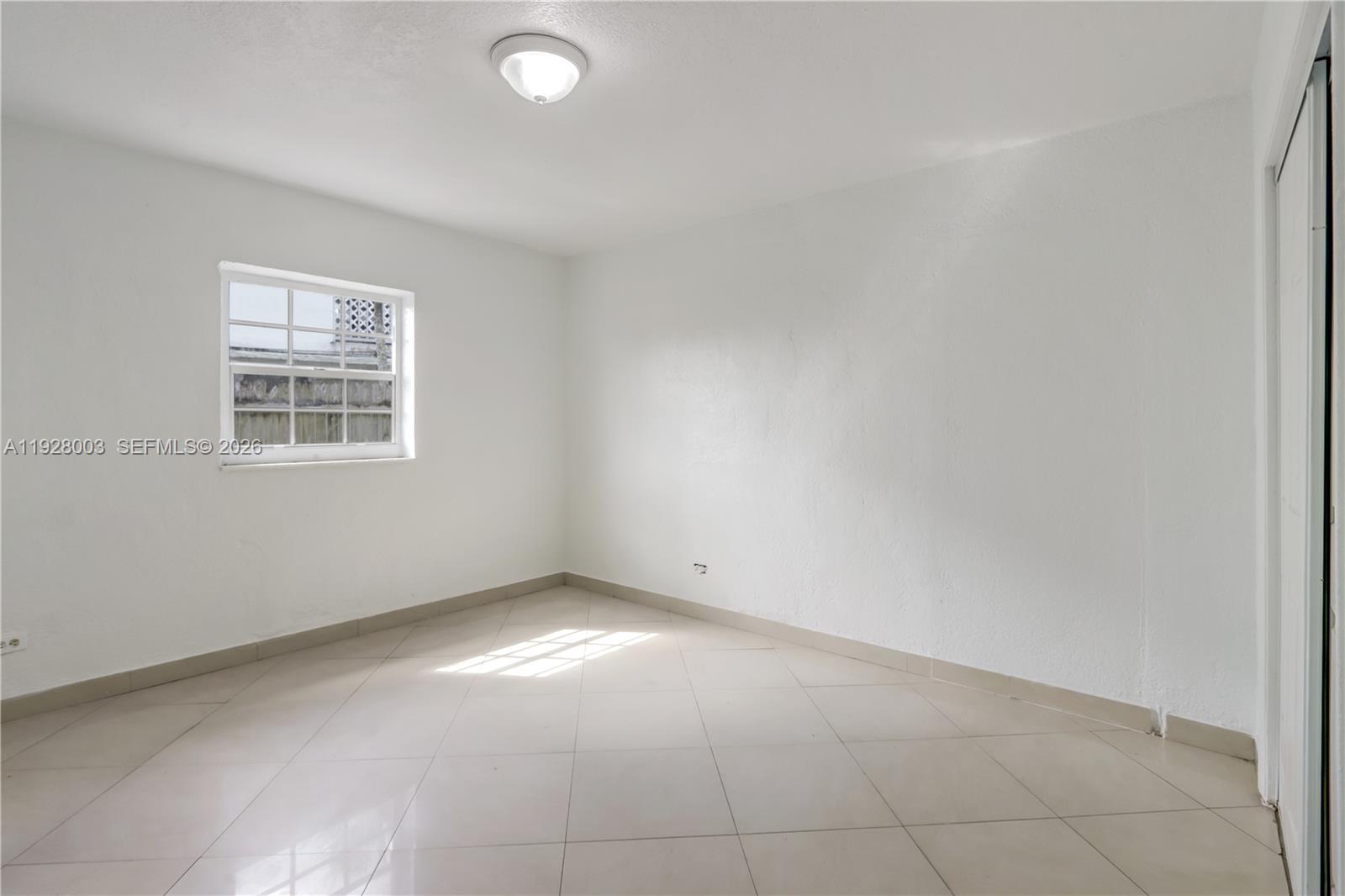1540 E 8th Court