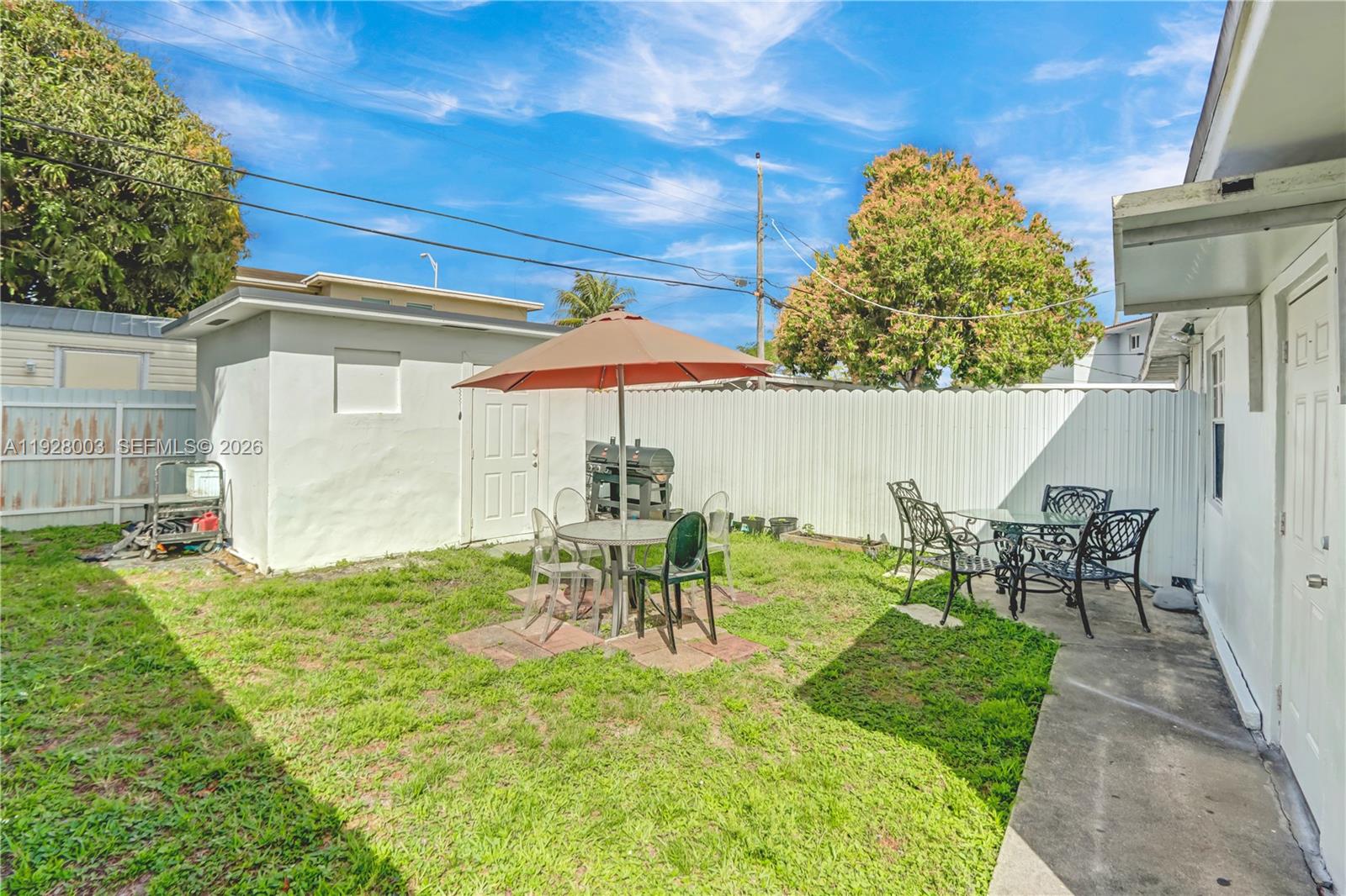 1540 E 8th Court