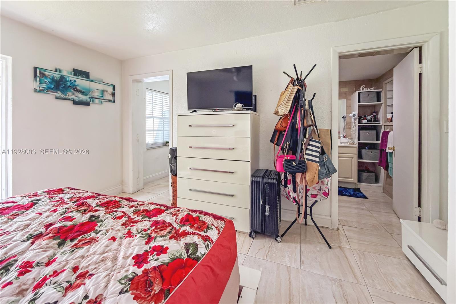 1540 E 8th Court