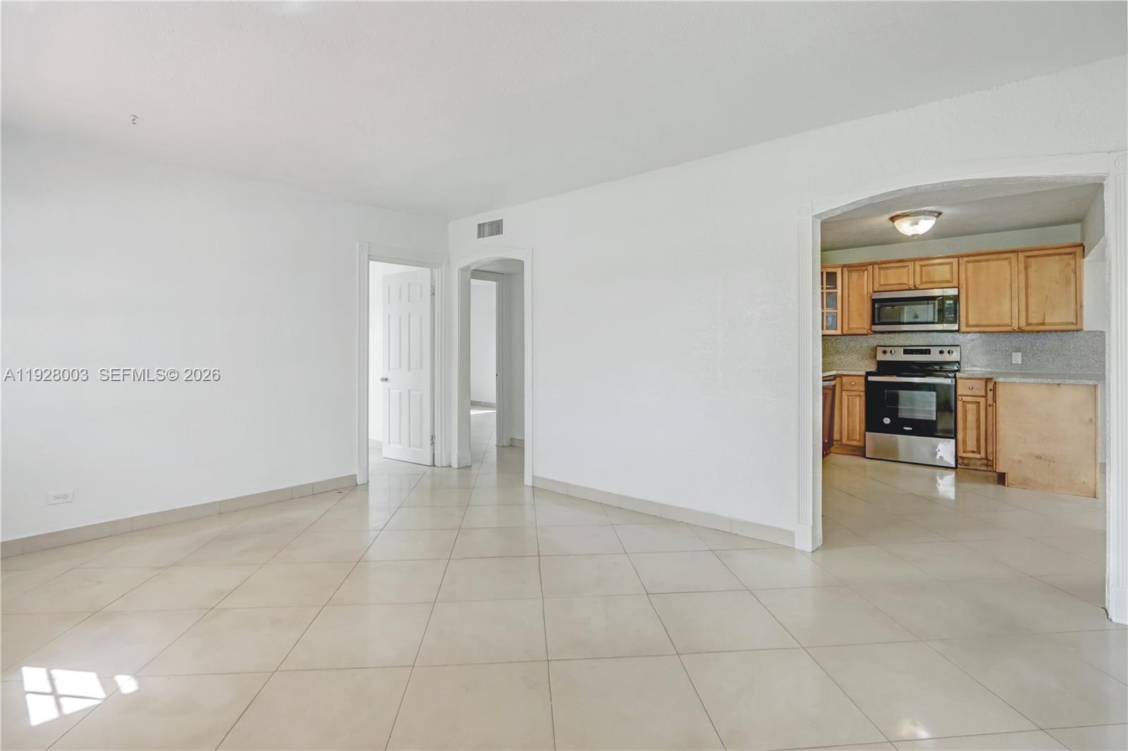 1540 E 8th Court