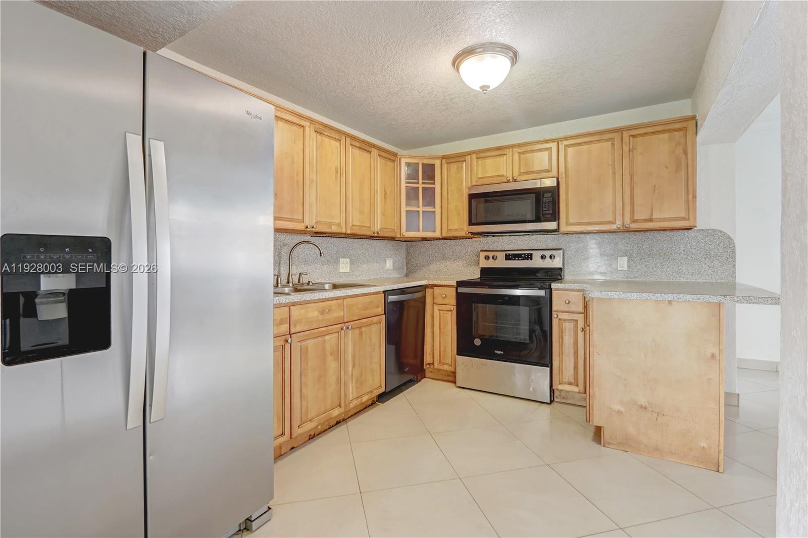 1540 E 8th Court