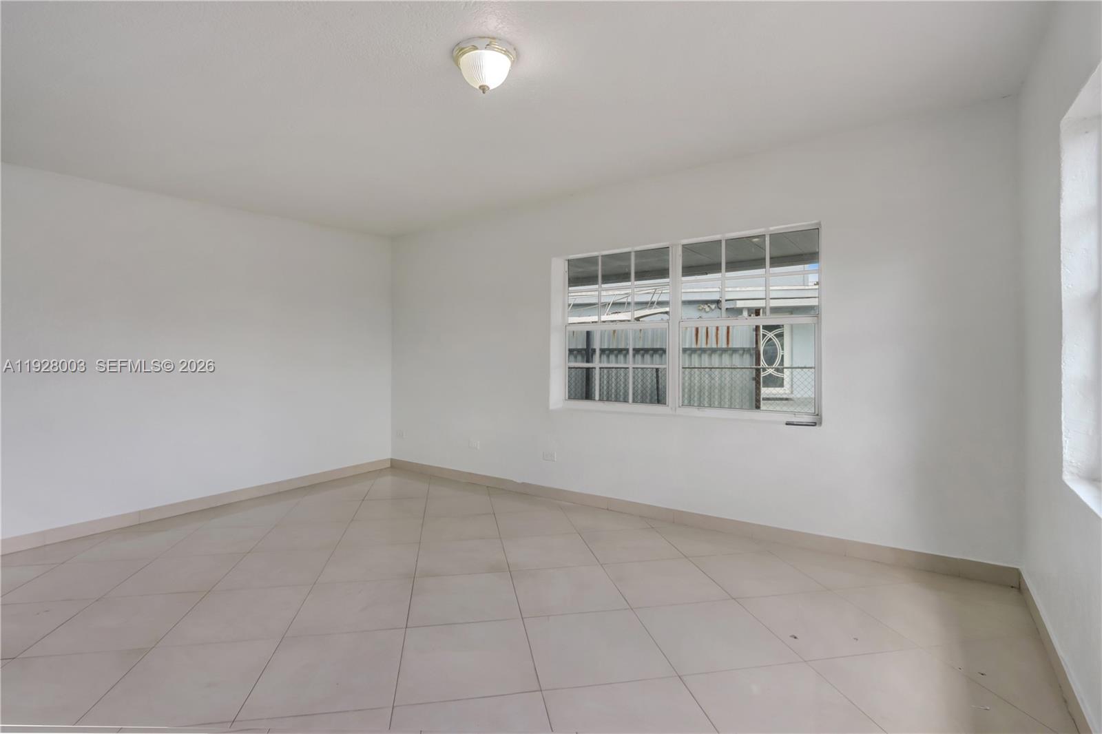 1540 E 8th Court