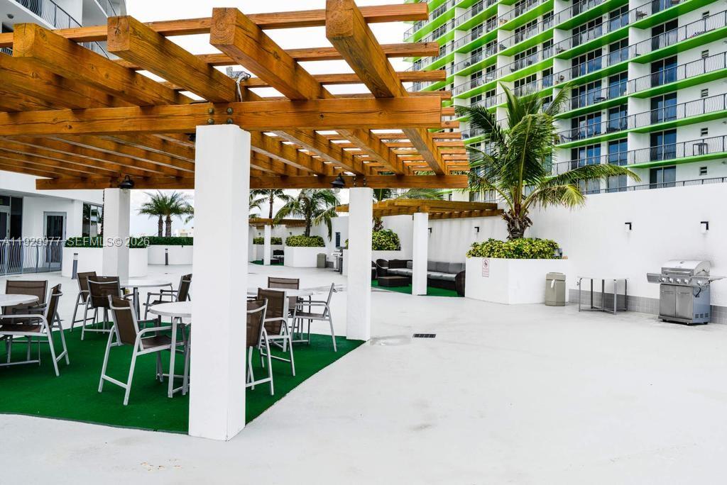 1750 N Bayshore Drive