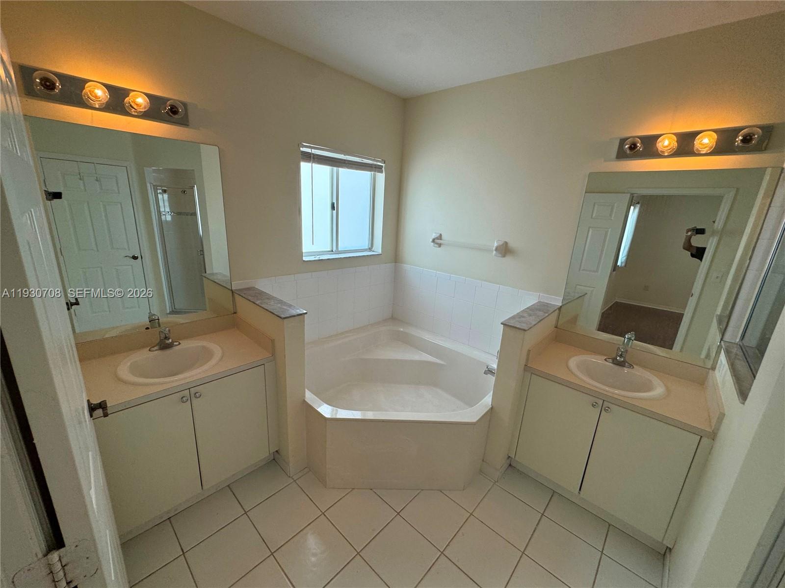 2452 SE 19th Court