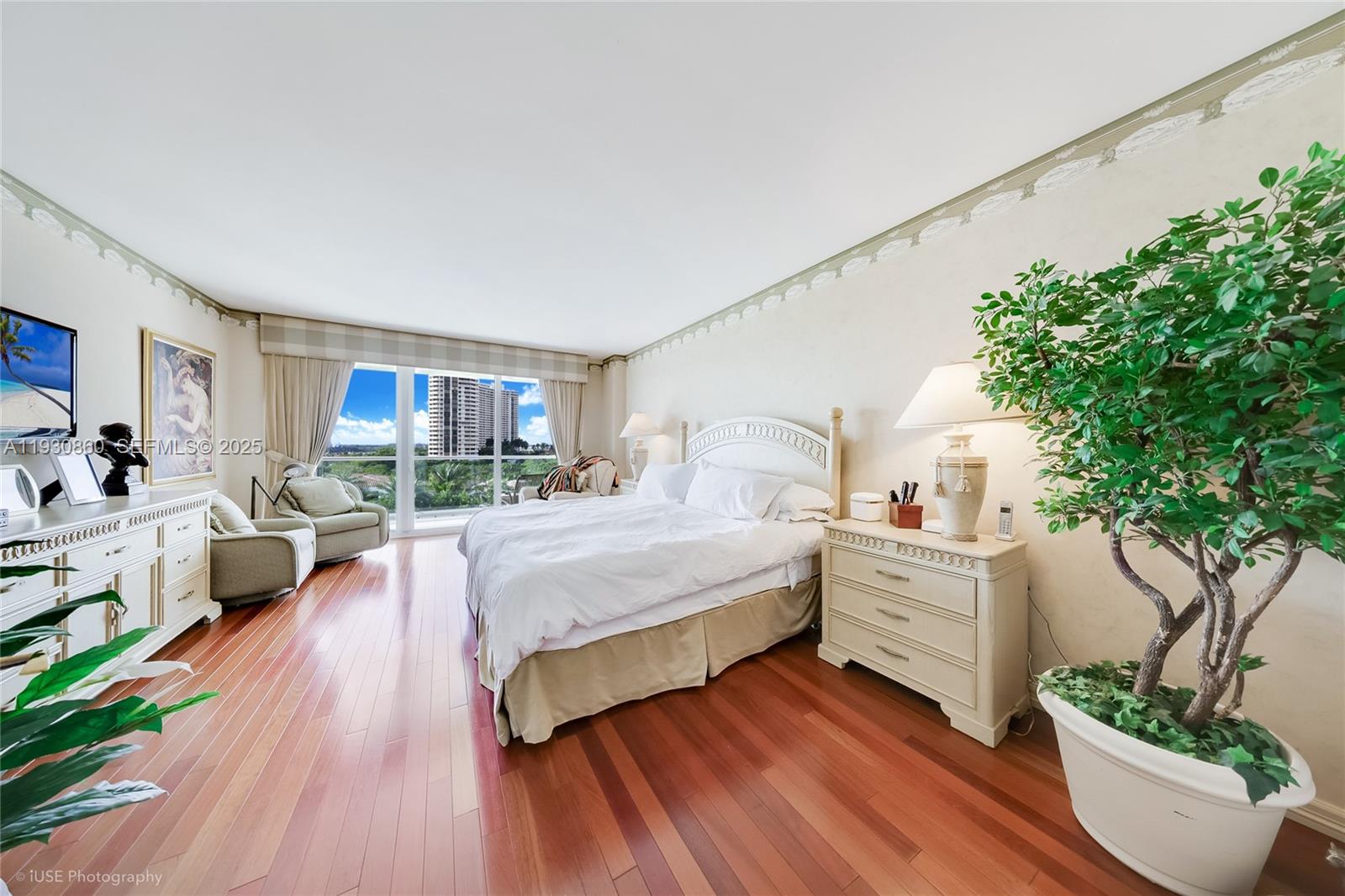 2600 Island Boulevard