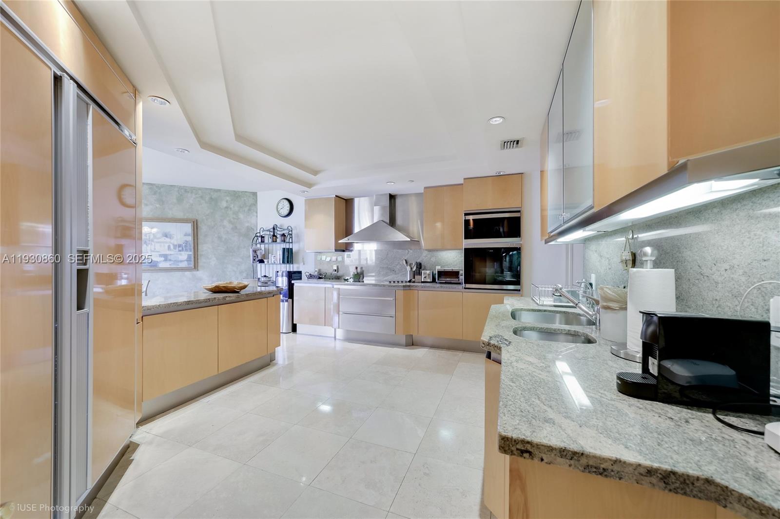 2600 Island Boulevard