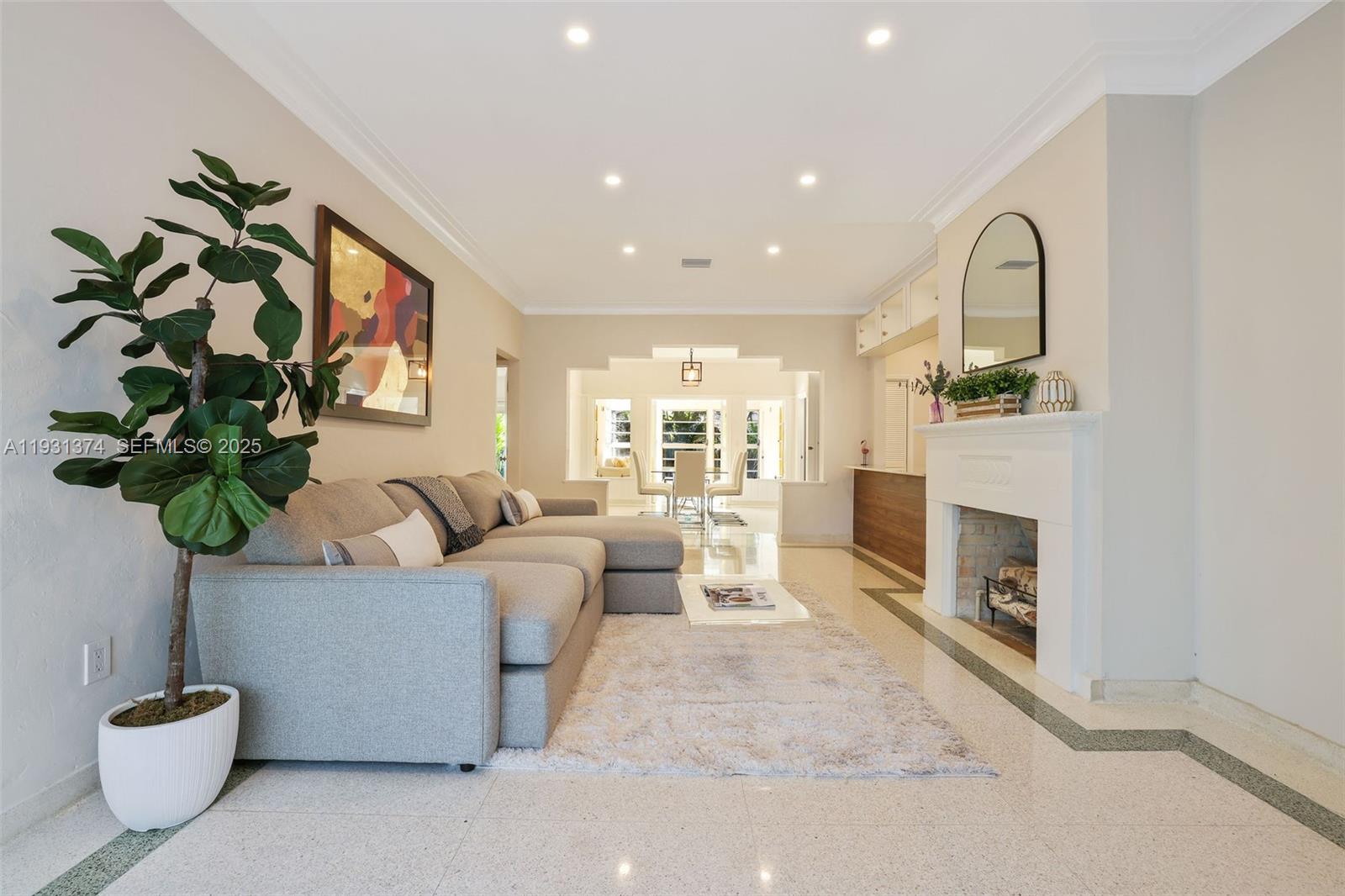 3760 Royal Palm Avenue gallery image #1