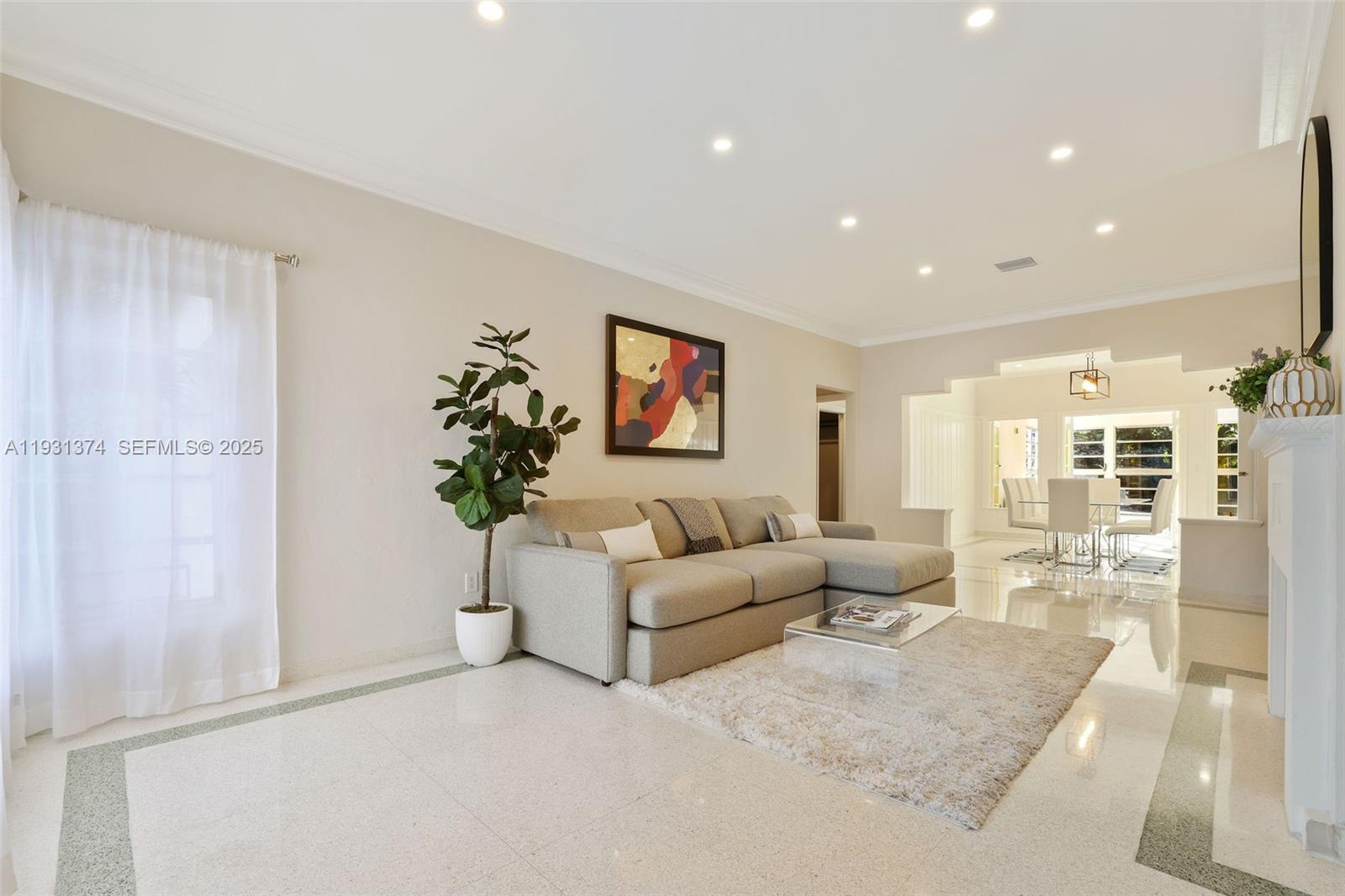 3760 Royal Palm Avenue gallery image #2