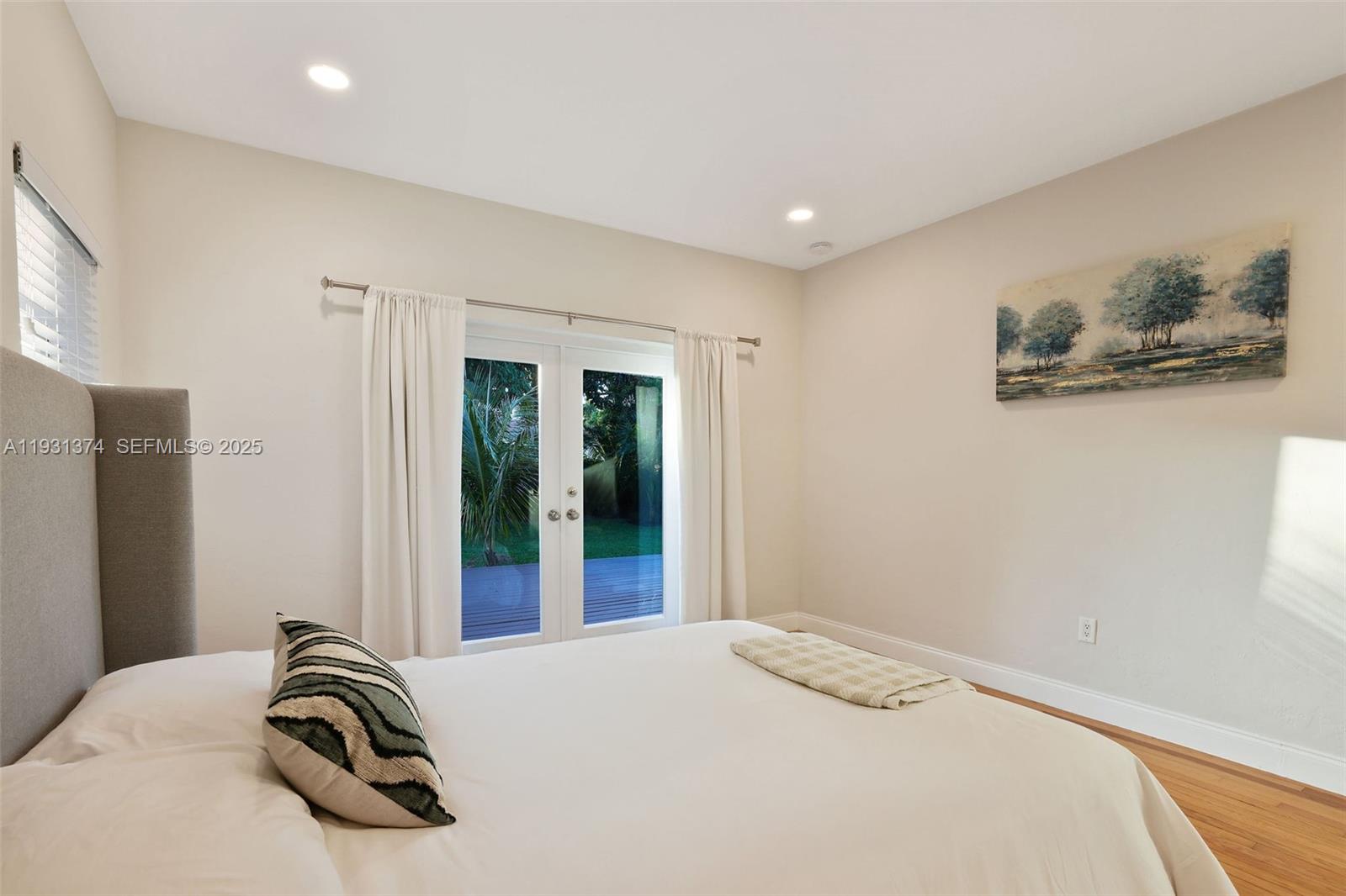 3760 Royal Palm Avenue gallery image #25