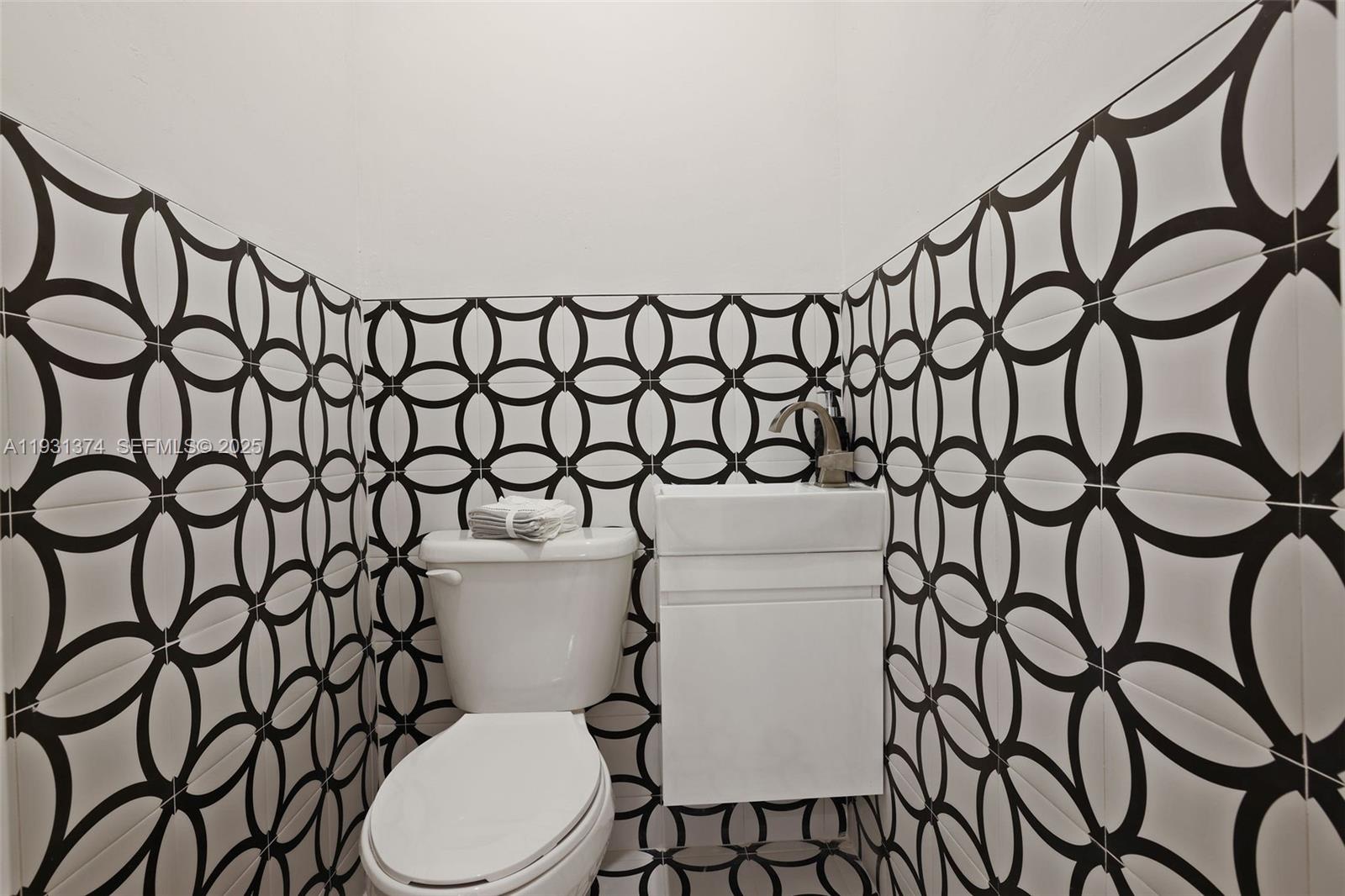 3760 Royal Palm Avenue gallery image #34
