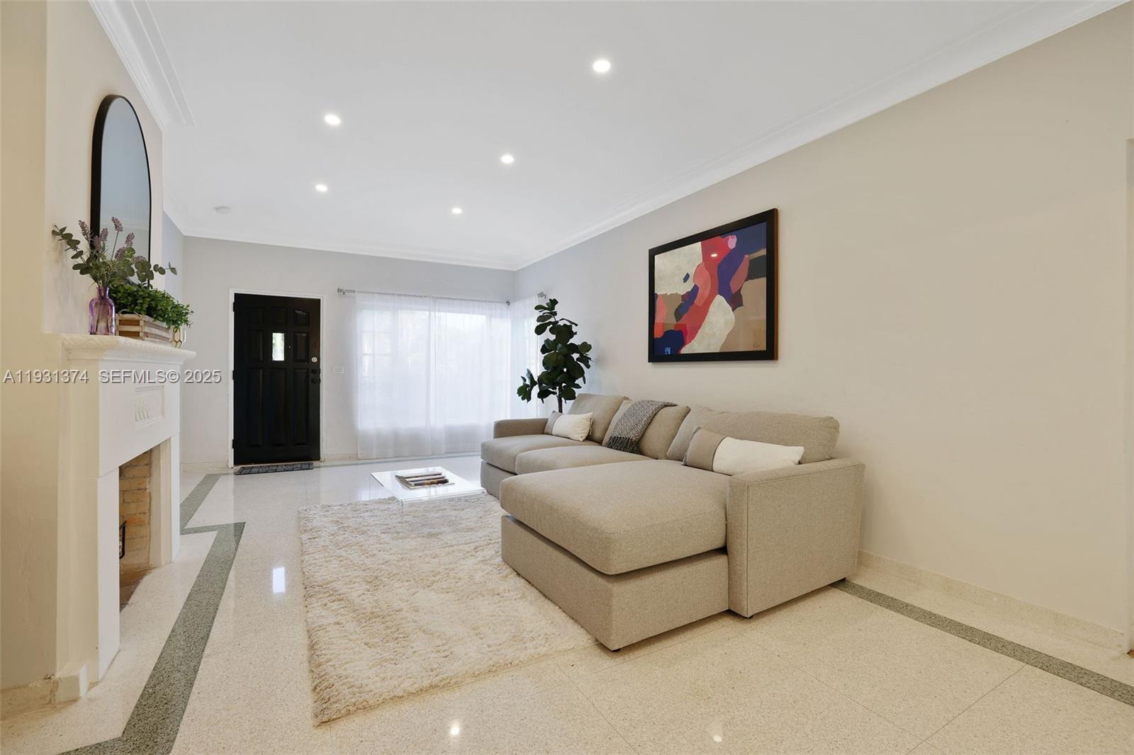 3760 Royal Palm Avenue gallery image #6