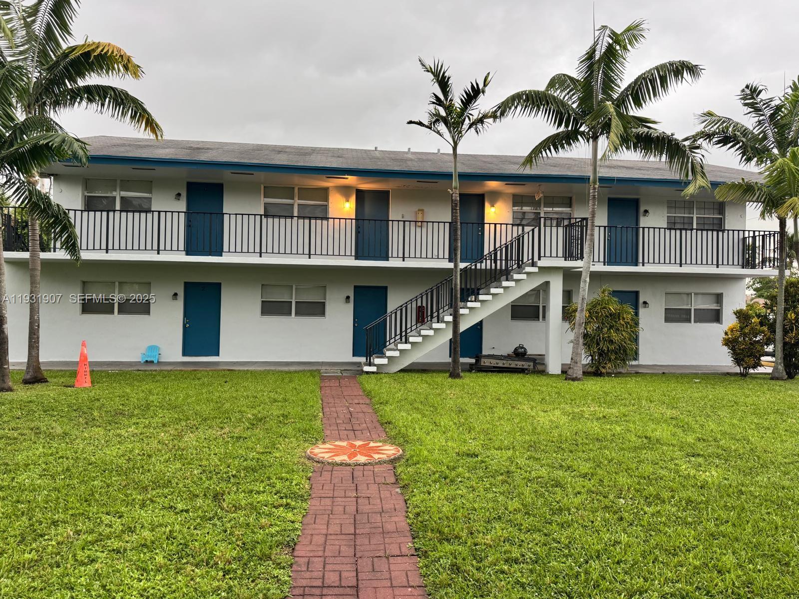 215 W Blue Heron Boulevard