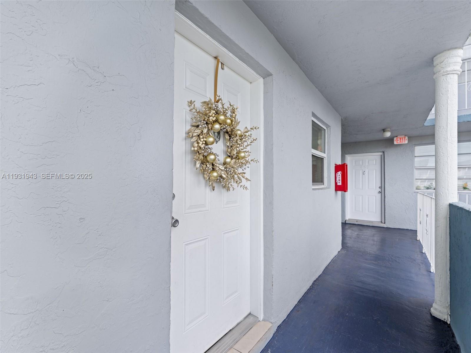 1655 W 44th Place
