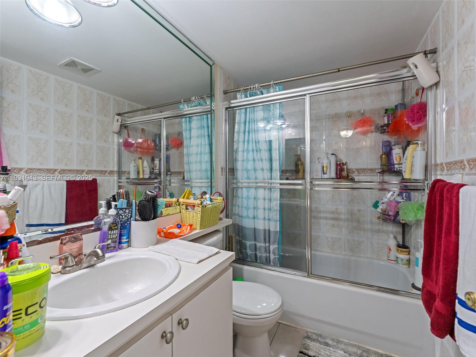1655 W 44th Place