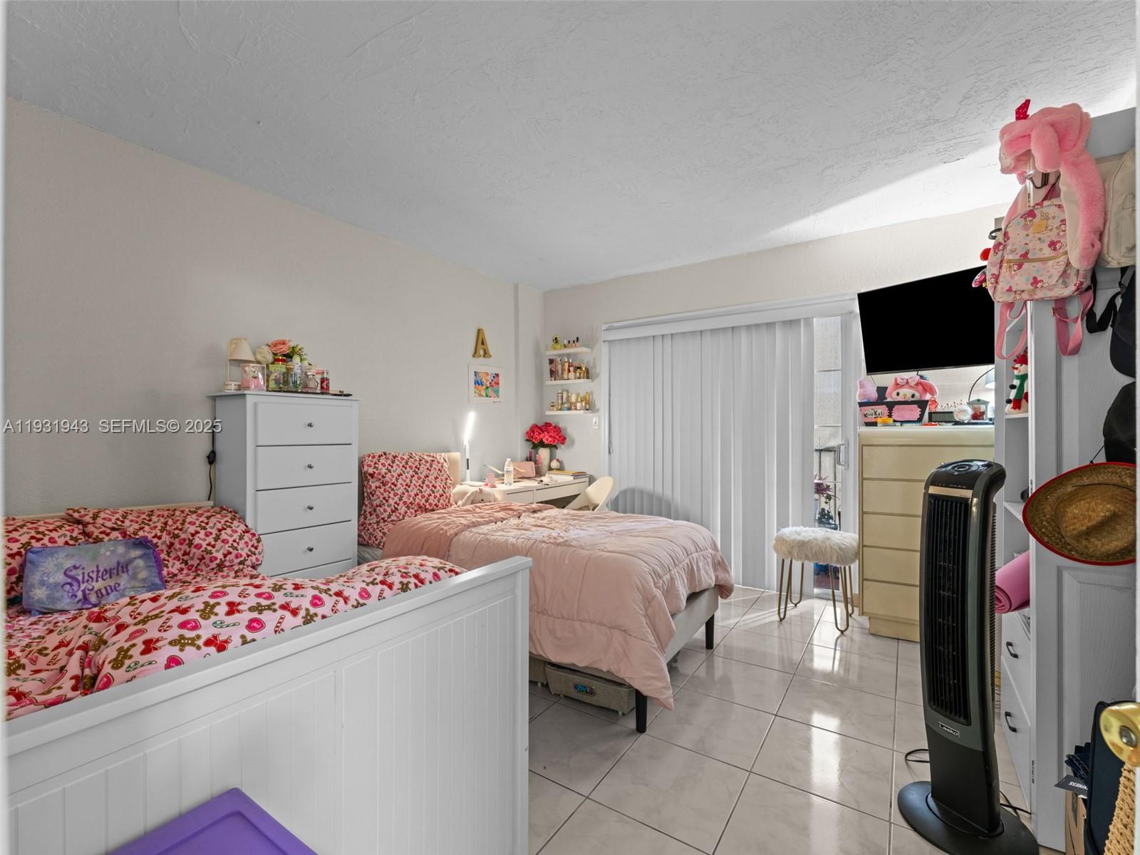 1655 W 44th Place