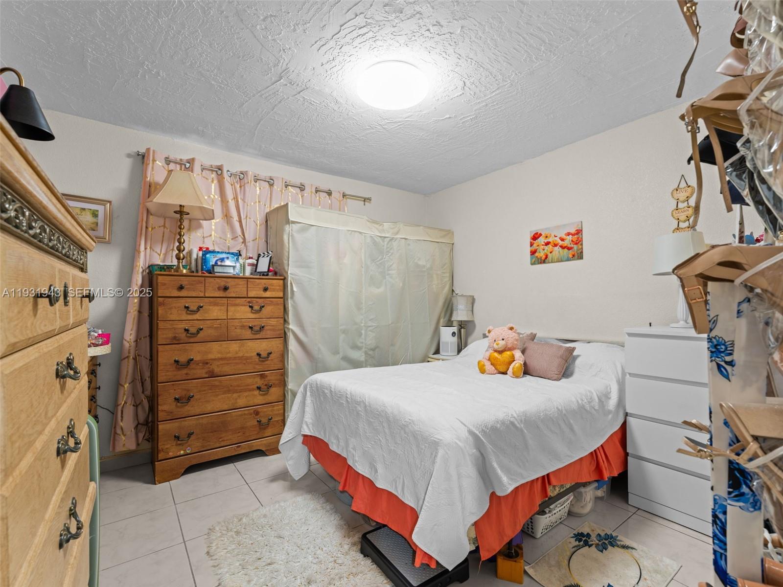 1655 W 44th Place