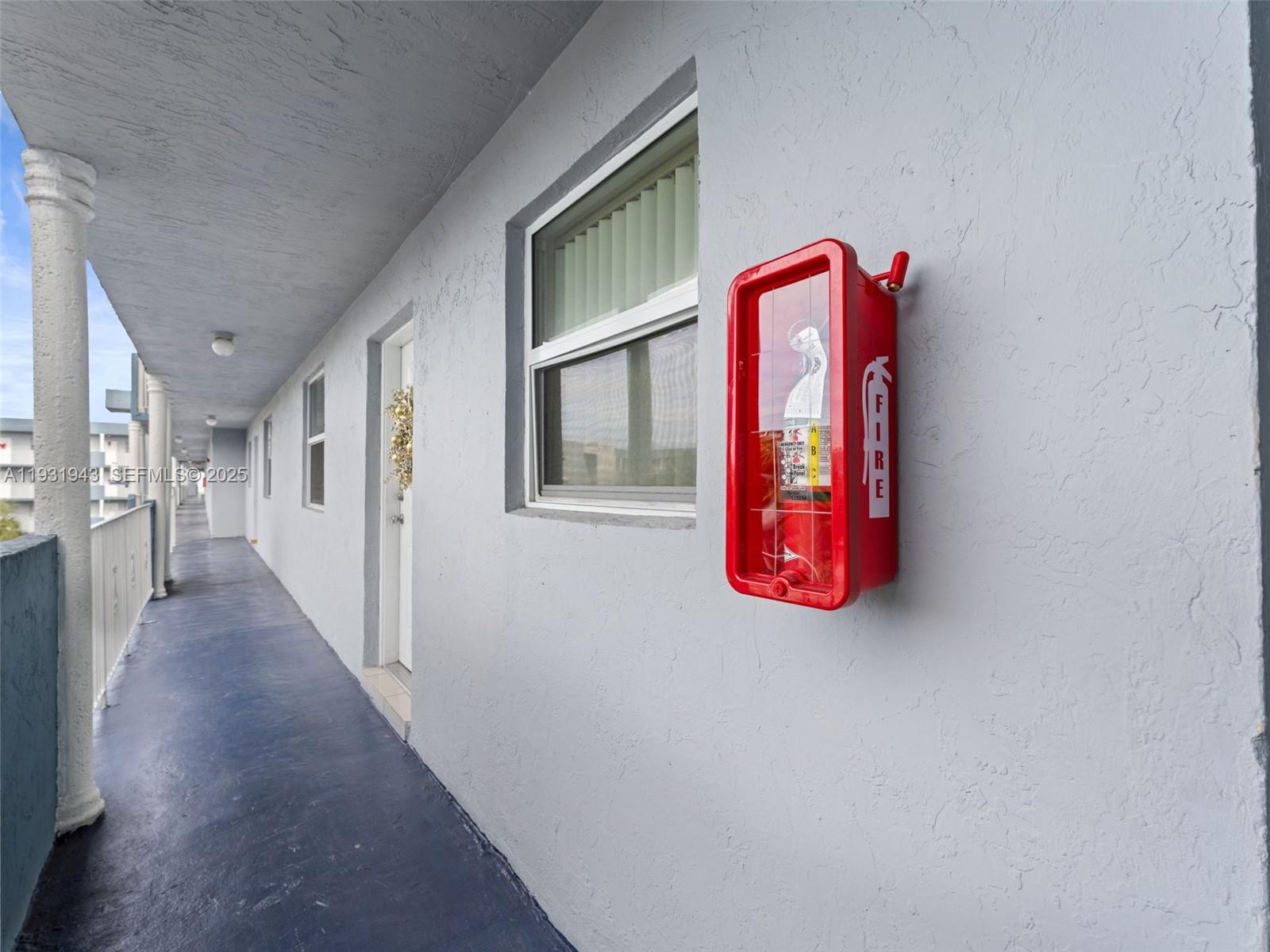 1655 W 44th Place