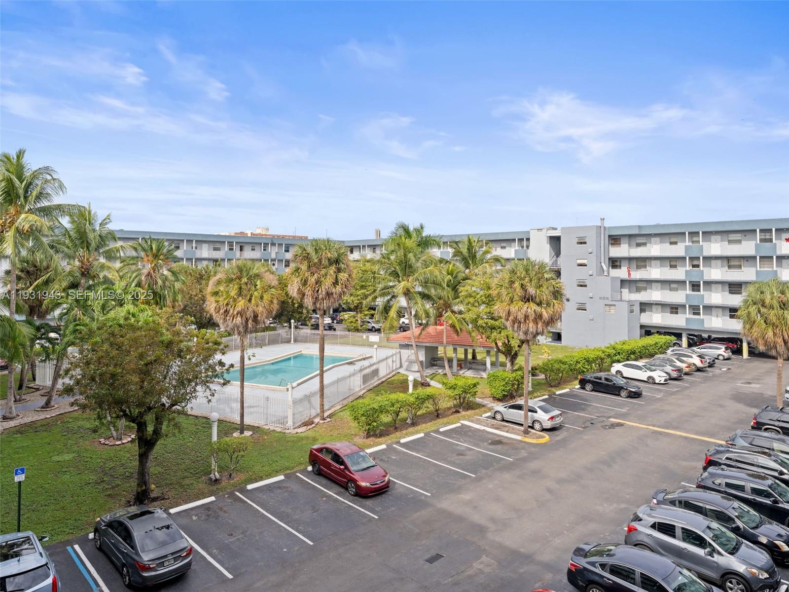 1655 W 44th Place