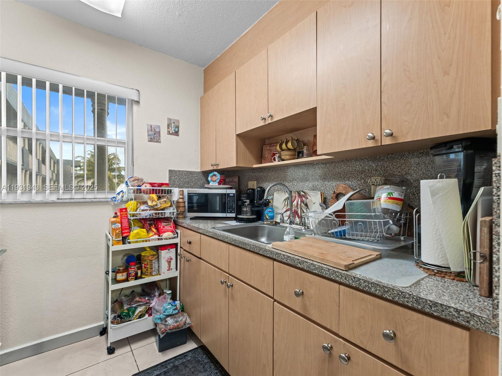 1655 W 44th Place