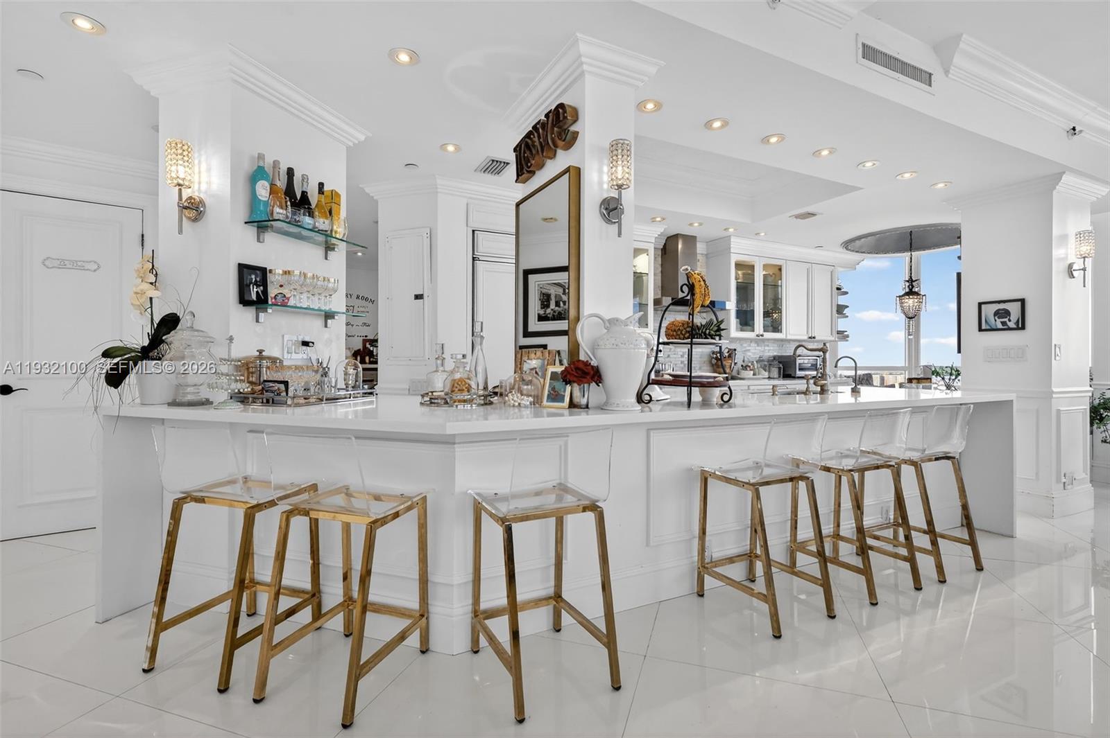 1000 Island Boulevard