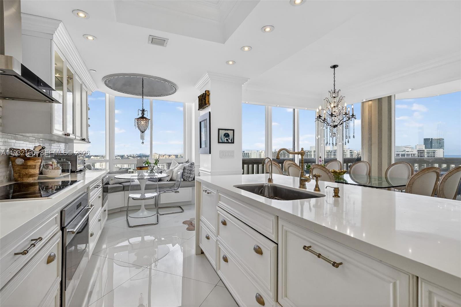 1000 Island Boulevard