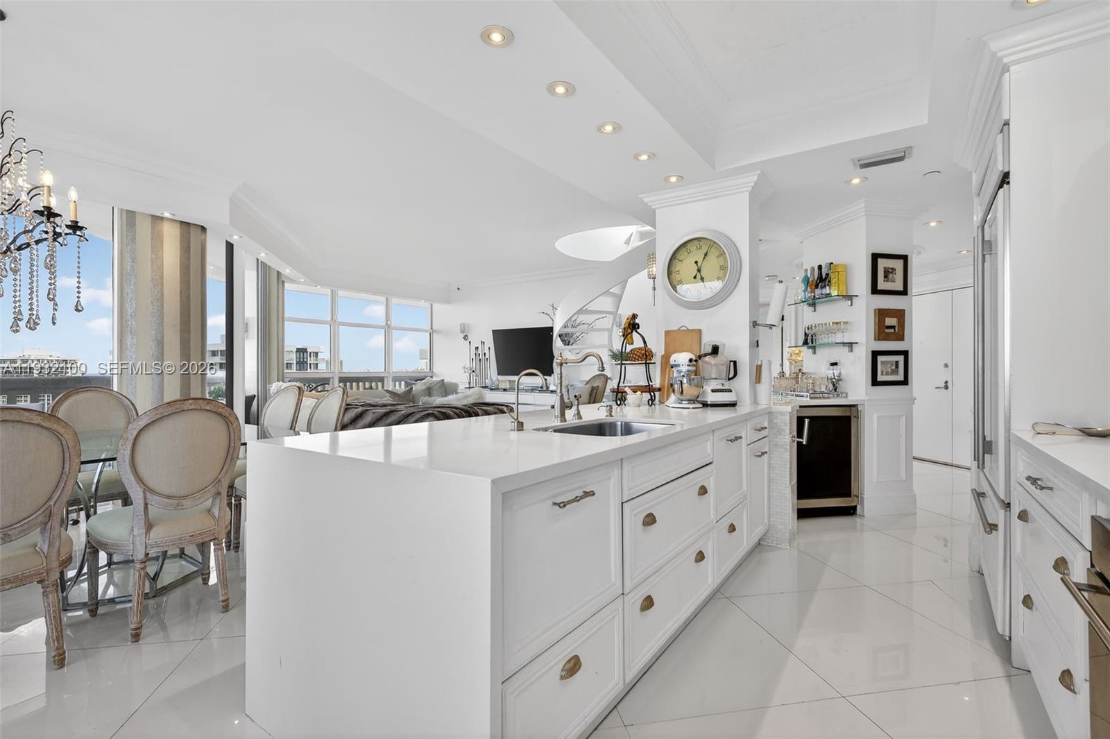 1000 Island Boulevard