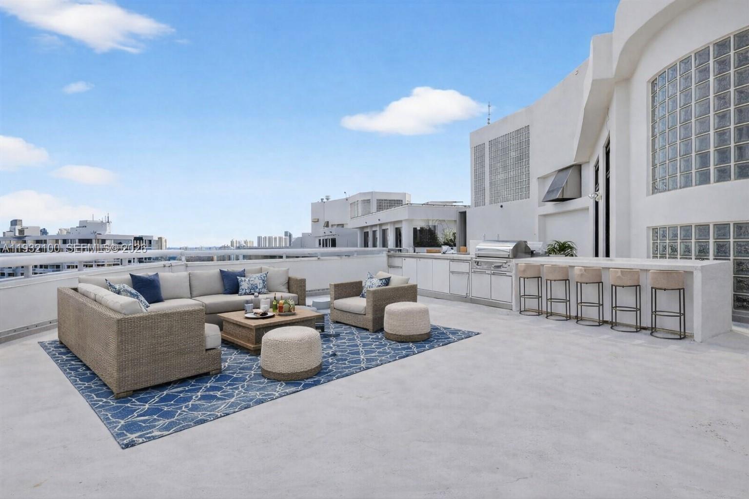 1000 Island Boulevard