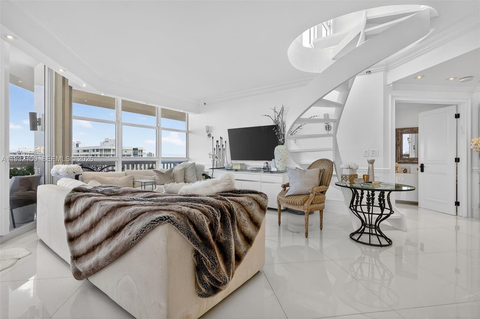 1000 Island Boulevard