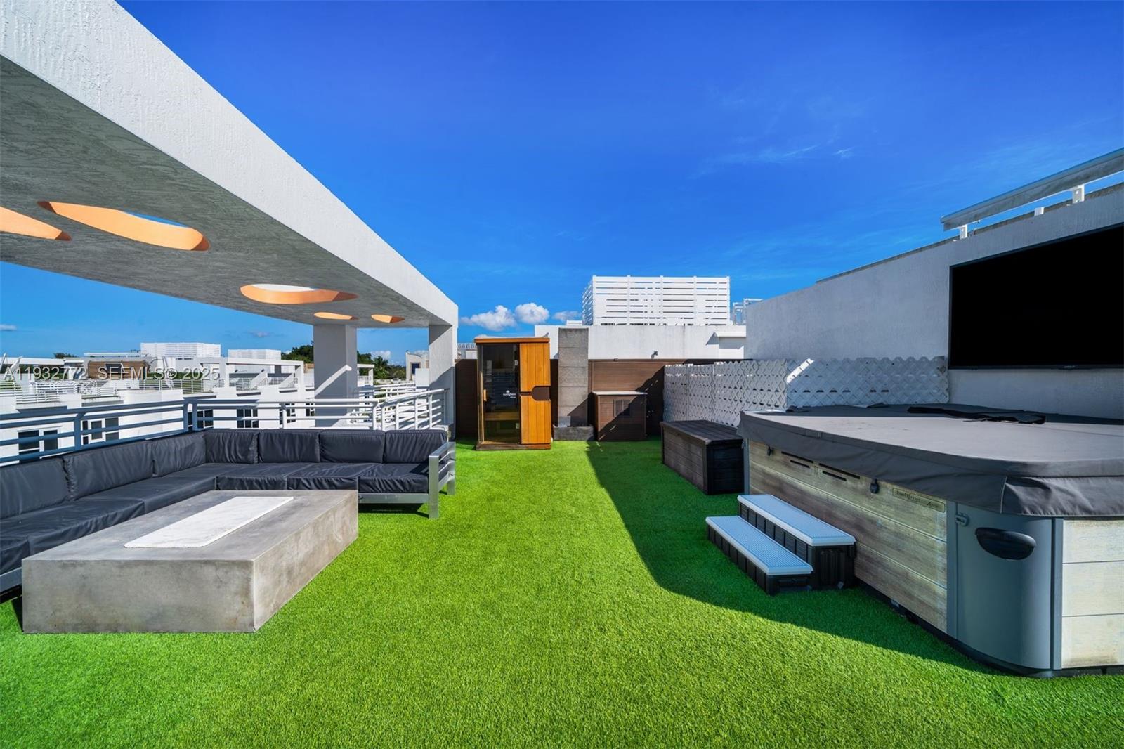 455 NE 39th Street