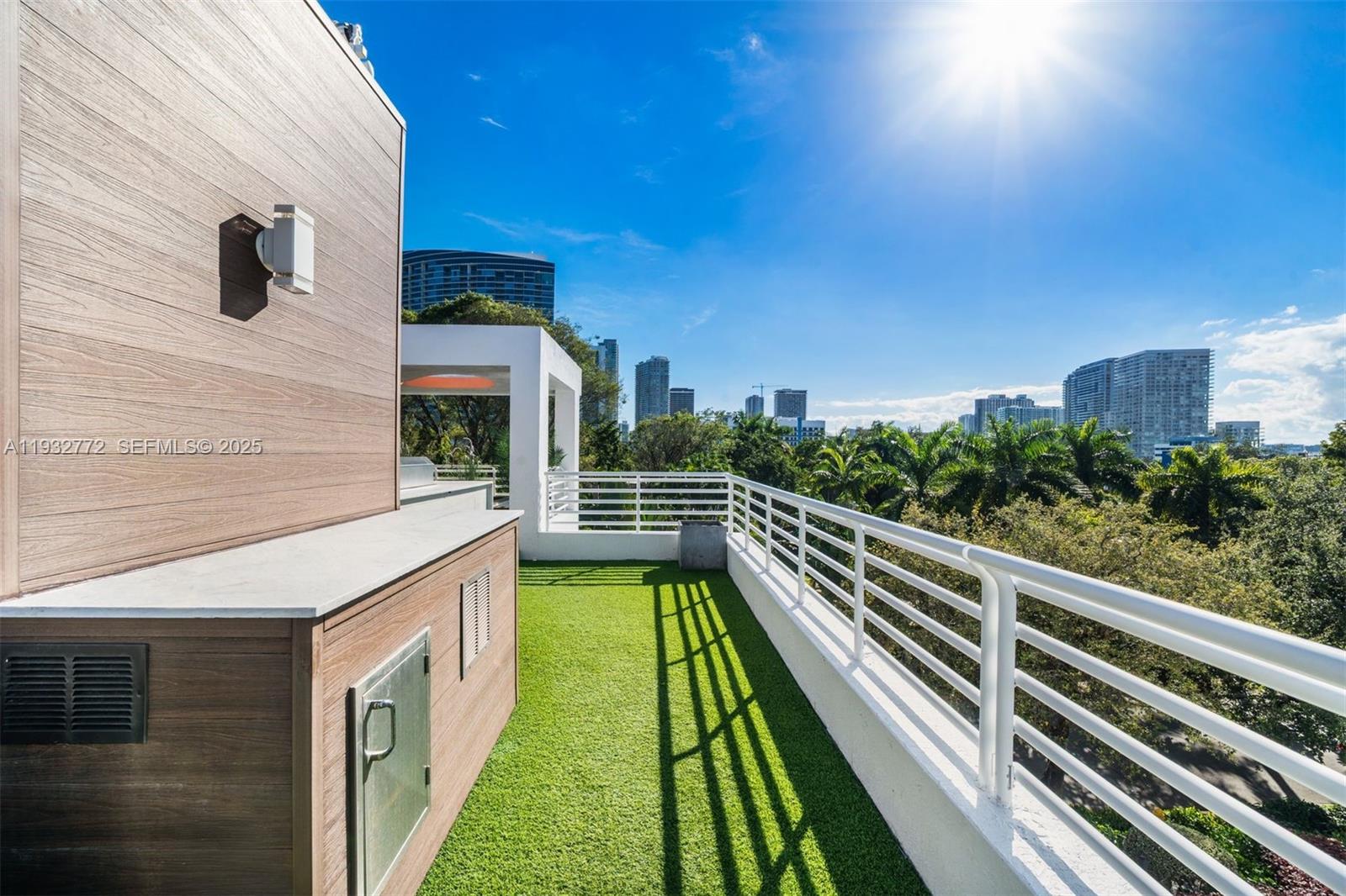 455 NE 39th Street